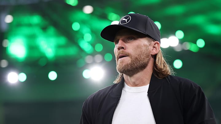 Gladbach-Trainer Eugen Polanski am Seitenrand Gladbach-Trainer Eugen Polanski am Seitenrand