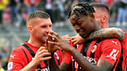Leao esulta dopo il gol
