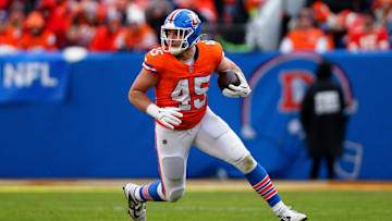 Denver Broncos, Nate Adkins