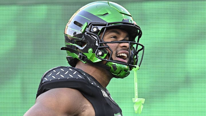 Nov 22, 2025; Eugene, Oregon, USA; Oregon Ducks tight end Kenyon Sadiq (18) celebrates scoring a touch down during the first half against the Southern California Trojans at Autzen Stadium. Mandatory Credit: Troy Wayrynen-Imagn Images