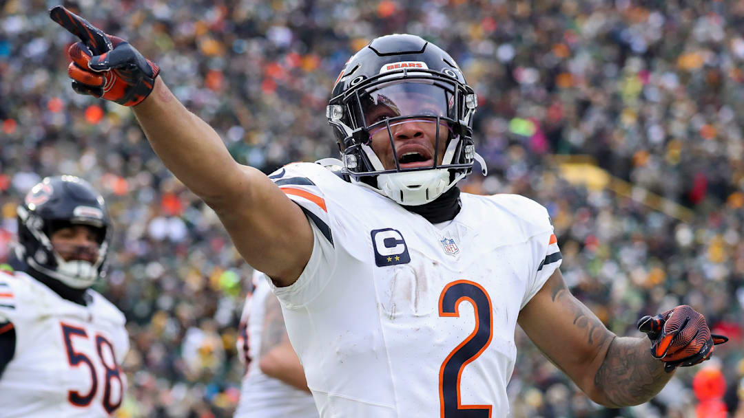 Chicago Bears wide receiver DJ Moore gestures to the crowd after scoring a touchdown against the Green Bay Packers.