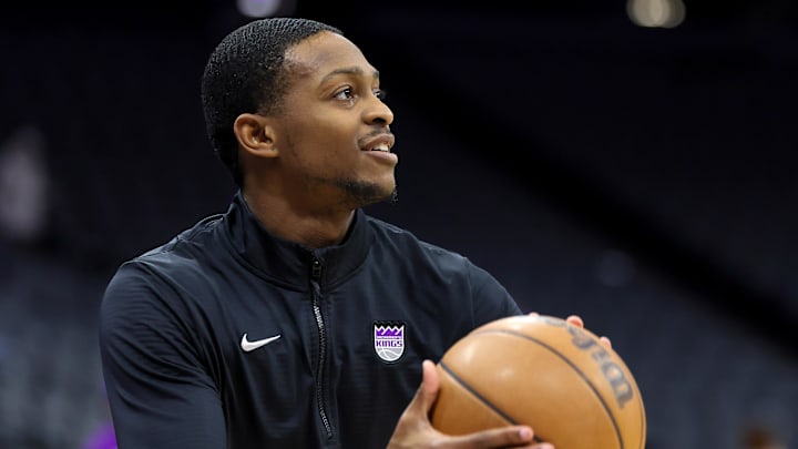 Dec 16, 2024; Sacramento, California, USA; Sacramento Kings guard De'Aaron Fox (5) warms up before the game against the Denver Nuggets at Golden 1 Center. Mandatory Credit: Sergio Estrada-Imagn Images
