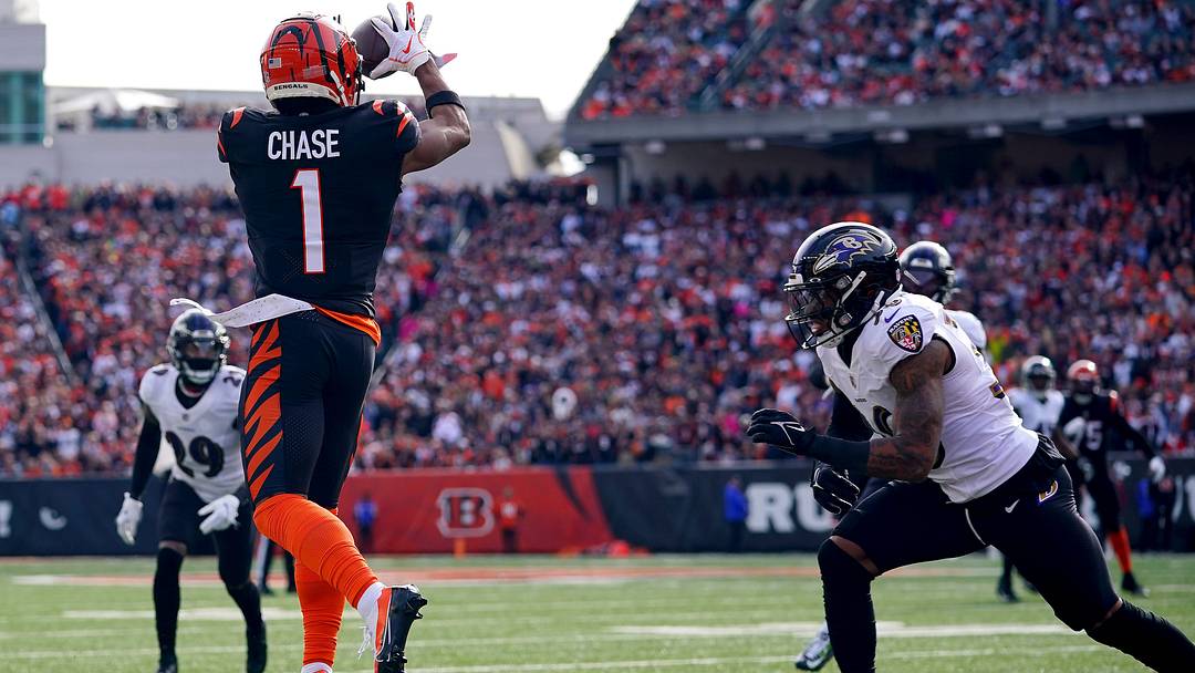 Cincinnati Bengals wide receiver Ja'Marr Chase (1) catches a pass along the sideline in the first quarter during a Week 16 NFL game against the Baltimore Ravens, Sunday, Dec. 26, 2021, at Paul Brown Stadium in Cincinnati.
Baltimore Ravens At Cincinnati Bengals Dec 26 Cincinnati Bengals wide receiver Ja'Marr Chase (1) catches a pass along the sideline in the first quarter during a Week 16 NFL game against the Baltimore Ravens, Sunday, Dec. 26, 2021, at Paul Brown Stadium in Cincinnati.
Baltimore Ravens At Cincinnati Bengals Dec 26