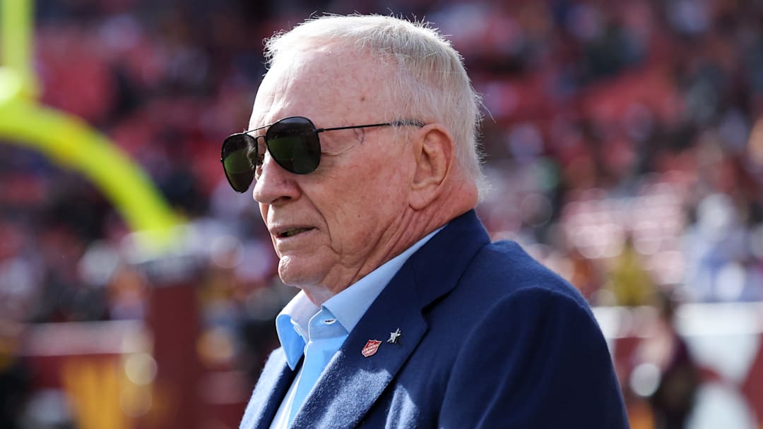 Dallas Cowboys v Washington Commanders
