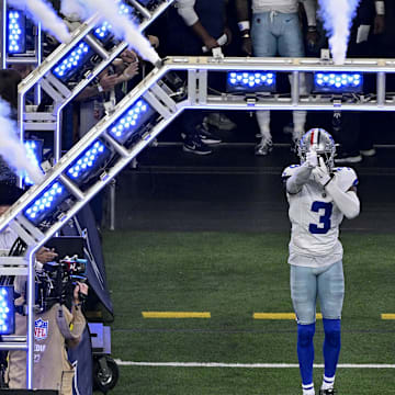 Dallas Cowboys wide receiver George Pickens takes the field before the game against the Arizona Cardinals 