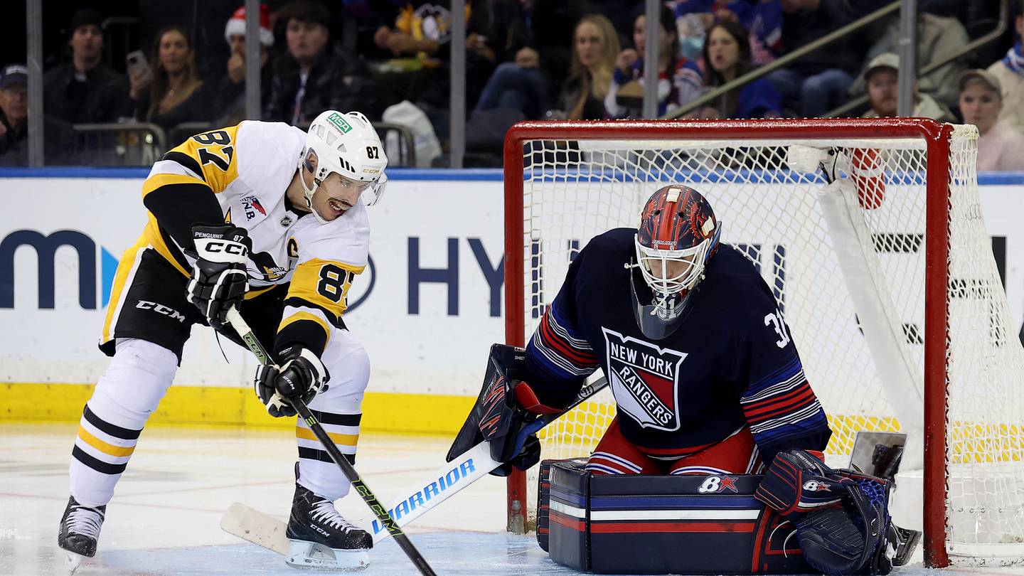 New York Rangers Goalie Returns to Lineup