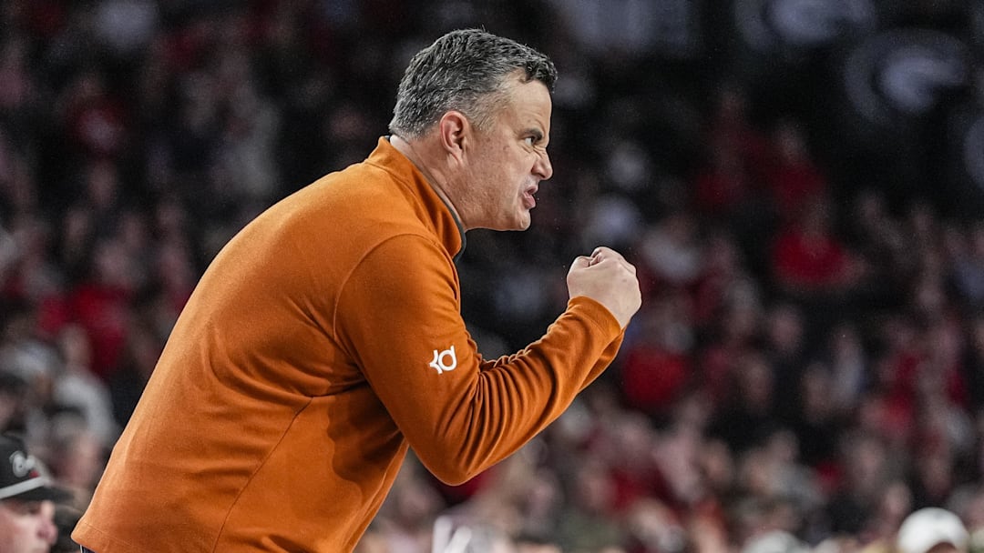 Texas Longhorns head coach Sean Miller on the sidelines during the game against the Georgia Bulldogs.