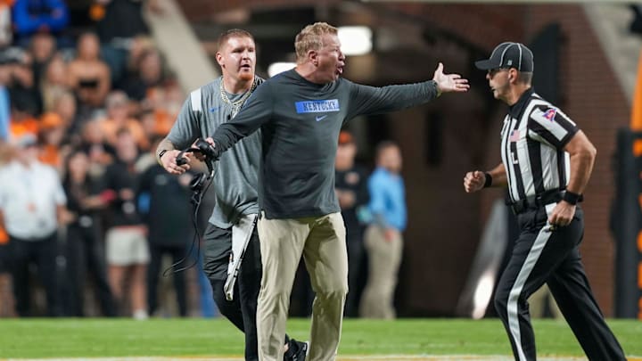 Kentucky inside linebackers coach Mike Stoops yells during a NCAA football game between Tennessee and Kentucky in Neyland Stadium on Saturday, Nov. 2, 2024.