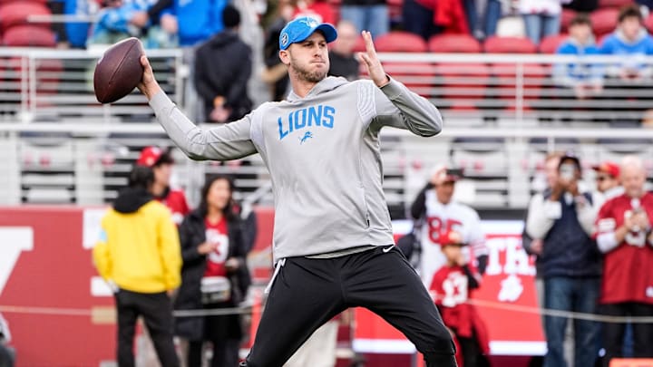 Detroit Lions quarterback Jared Goff (16) warms up before the game between San Francisco 49ers 