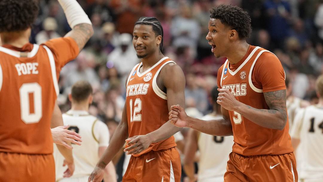 Mar 26, 2026; San Jose, CA, USA; Texas Longhorns forward Dailyn Swain (3) celebrates after a play against the Purdue Boilermakers in the second half during a Sweet Sixteen game of the West Regional of the men's 2026 NCAA Tournament at SAP Center. Mandatory Credit: Kyle Terada-Imagn Images Mar 26, 2026; San Jose, CA, USA; Texas Longhorns forward Dailyn Swain (3) celebrates after a play against the Purdue Boilermakers in the second half during a Sweet Sixteen game of the West Regional of the men's 2026 NCAA Tournament at SAP Center. Mandatory Credit: Kyle Terada-Imagn Images