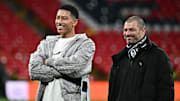 Mark Bellingham (rechts) vertritt seinen Sohn Jobe als Berater