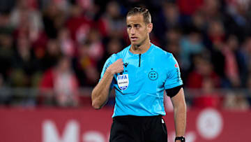 Javier Alberola Rojas sera l'arbitre central de cette rencontre.