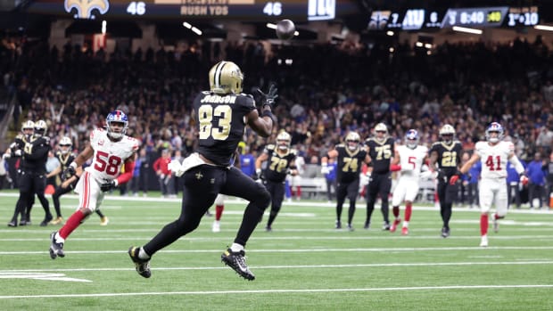 New Orleans Saints tight end Juwan Johnson (83) catches a touchdown pass against the New York Giants