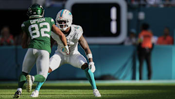 Dolphins CB Kader Kohou guarding NY Jets WR Xavier Gipson