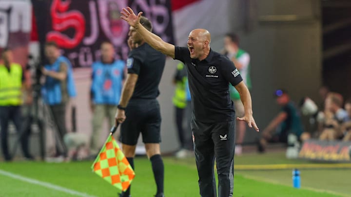 Kaiserslautern-Trainer Torsten Lieberknecht an der Seitenlinie