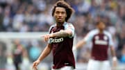 Boubacar Kamara avec le maillot d'Aston Villa 