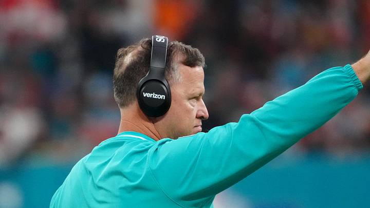 Miami Dolphins linebackers coach Joe Barry
