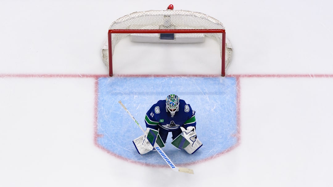 Chicago Blackhawks v Vancouver Canucks