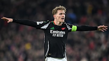 PSV Eindhoven v Arsenal FC - UEFA Champions League 2024/25 Round of 16 First Leg