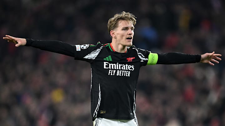 PSV Eindhoven v Arsenal FC - UEFA Champions League 2024/25 Round of 16 First Leg