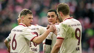 Joshua Kimmich und Harry Kane vom FC Bayern