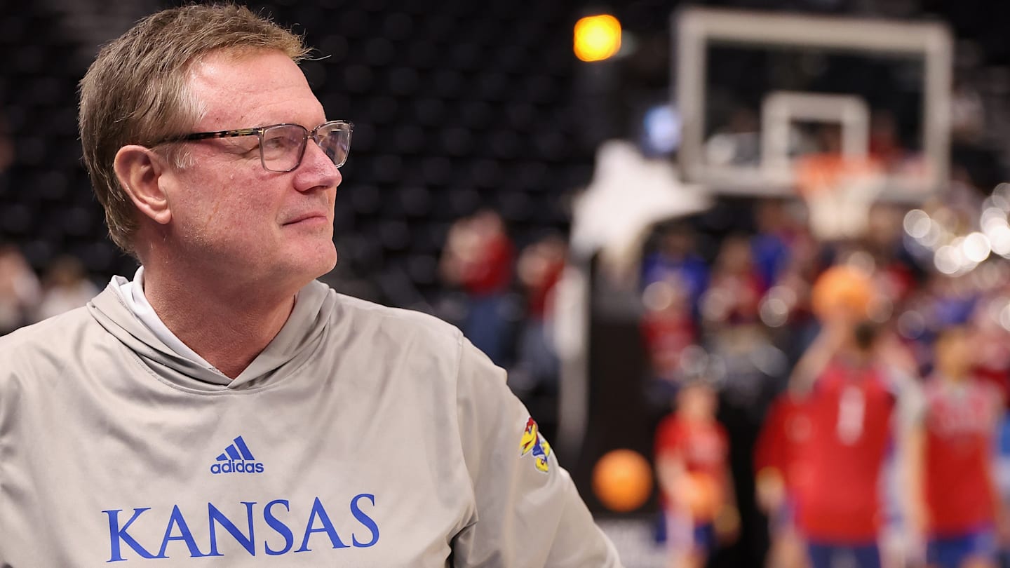 HC Bill Self 超越 Phog Allen 成為堪薩斯籃球史上獲勝次數最多的球員