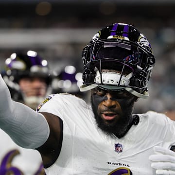 Dec 17, 2023; Jacksonville, Florida, USA; Baltimore Ravens linebacker Patrick Queen (6) warms up before a game against the Jacksonville Jaguars at EverBank Stadium. Mandatory Credit: Nathan Ray Seebeck-Imagn Images