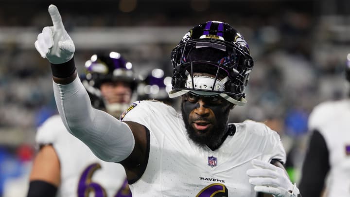 Dec 17, 2023; Jacksonville, Florida, USA; Baltimore Ravens linebacker Patrick Queen (6) warms up before a game against the Jacksonville Jaguars at EverBank Stadium. Mandatory Credit: Nathan Ray Seebeck-USA TODAY Sports