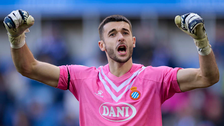 Joan García's eight clean sheets in La Liga were vital for Espanyol to avoid relegation. | IMAGO/Ricardo Larreina Amador