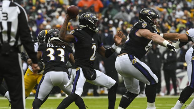 Baltimore Ravens quarterback Tyler Huntley drops back to throw against the Pittsburgh Steelers