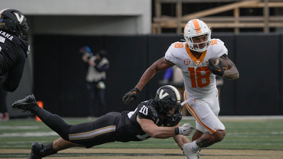 Tennessee running back DeSean Bishop (18) breaks away during the fourth quarter at FirstBank Stadium in Nashville, Tenn., Saturday, Nov. 30, 2024.