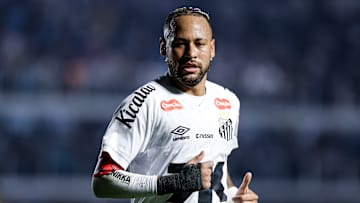 Neymar se recupera de uma lesão grau 2 na coxa direita