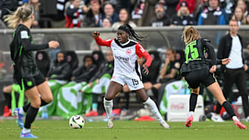 Nicole Anyomi im Zentrum konnte gegen Wolfsburg doppelt treffen. 