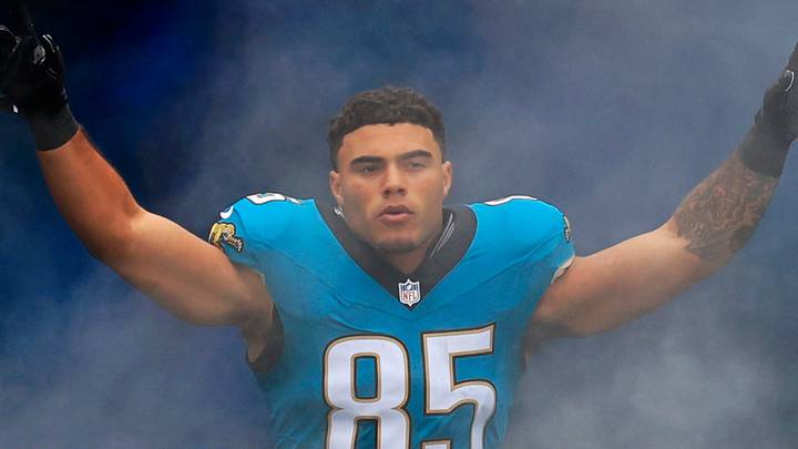 Jacksonville Jaguars tight end Brenton Strange (85) runs on the field before an NFL football matchup at EverBank Stadium, Sunday, Jan. 4, 2026, in Jacksonville, Fla. The Jaguars defeated the Titans 41-7, capturing the AFC South title. 