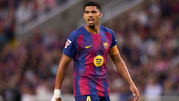 O uruguaio Ronald Araújo, do Barça, é um dos três sul-americanos da lista