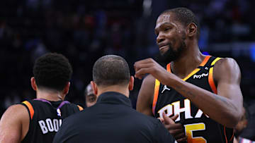Phoenix Suns v Los Angeles Clippers