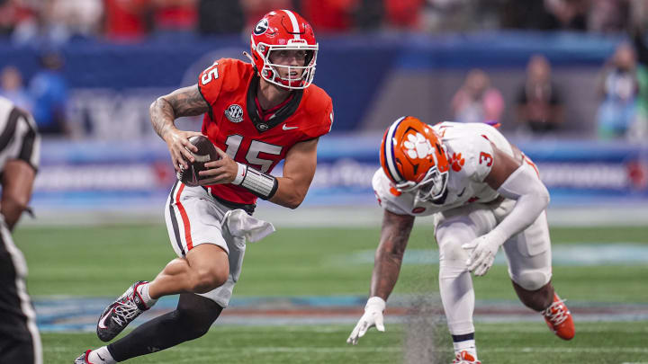 Georgia Bulldogs quarterback Carson Beck (15)