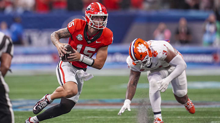 Georgia Bulldogs quarterback Carson Beck (15)