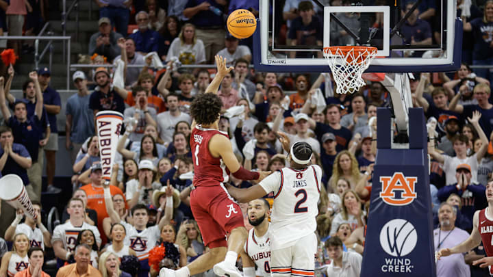 Alabama v Auburn