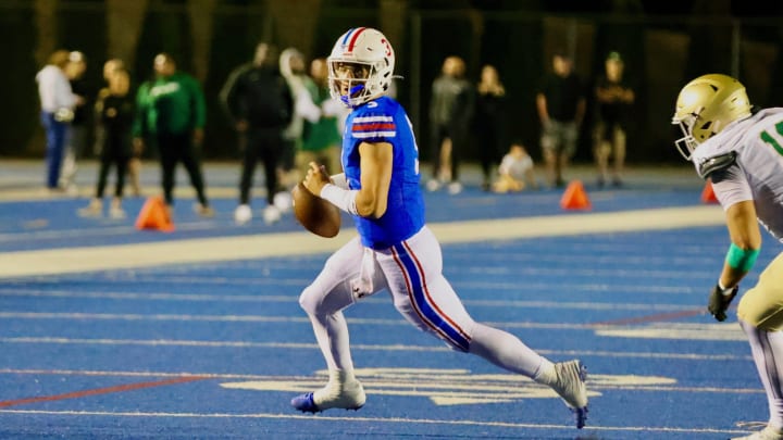 Folsom five-star quarterback Ryder Lyons scored an incredible rushing TD on Friday night against Long Beach Poly. 