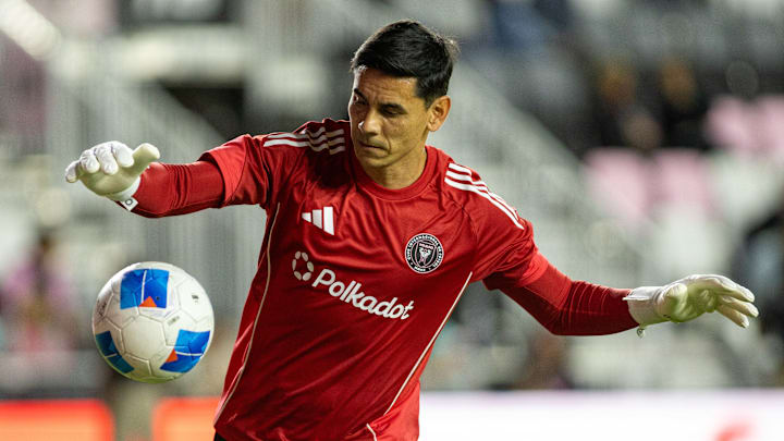  Óscar Ustari, 38, has won Inter Miami's starting goalkeeper job and was selected to Major League Soccer's Team of the Matchday for his performance Sunday against Chicago Fire.