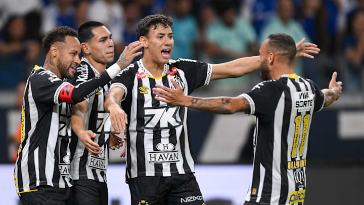Santos enfrenta o Atlético-MG pelo Brasileirão 2025