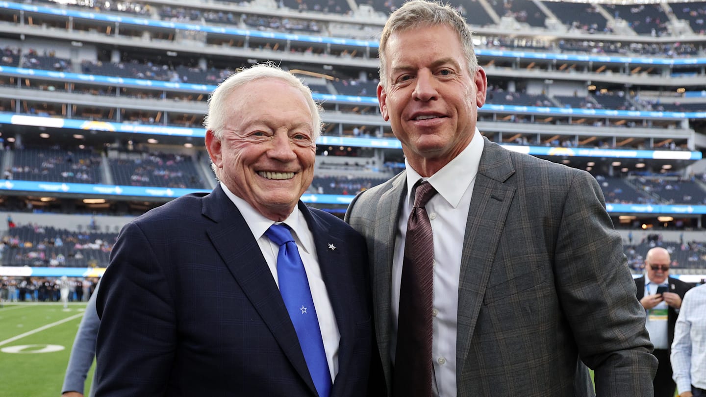 特洛伊·艾克曼 (Troy Aikman) 在牛仔隊對陣孟加拉虎隊之前投下了邁克·麥卡錫 (Mike McCarthy) 的重磅炸彈