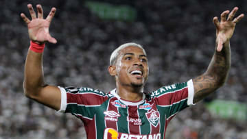 Toluca no renuncia a la idea de reforzarse con el delantero brasileño John Kennedy del Fluminense.