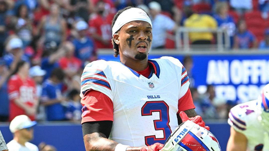 Aug 15, 2026; Orchard Park, New York, USA; Buffalo Bills defensive back Damar Hamlin (3) warms up before a pre-season game against the Carolina Panthers at the New Highmark Stadium