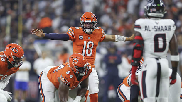 Sep 15, 2024; Houston, Texas, USA; Chicago Bears quarterback Caleb Williams (18) at the line of scrimmage against Houston.