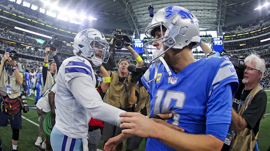 Dallas Cowboys quarterback Dak Prescott (4) greets Detroit Lions quarterback Jared Goff. | Kevin Jairaj-Imagn Images