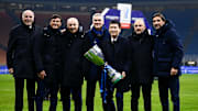 La dirigenza nerazzurra con la Supercoppa Italiana