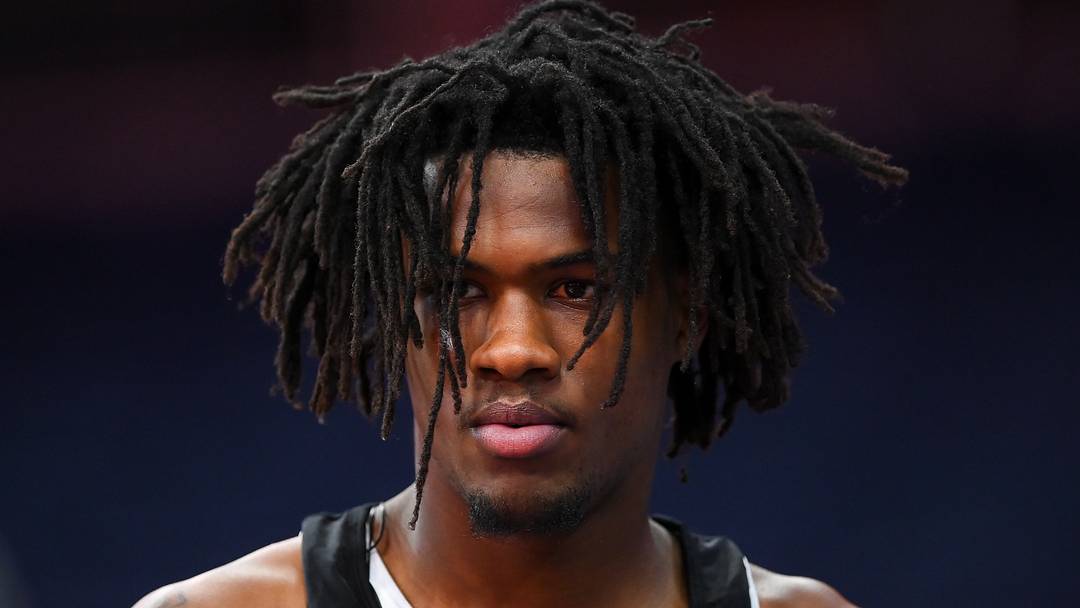 Jan 13, 2026; Syracuse, New York, USA; Syracuse Orange forward Calvin Russell III (6) looks on prior to the game against the Florida State Seminoles at the JMA Wireless Dome. Mandatory Credit: Rich Barnes-Imagn Images