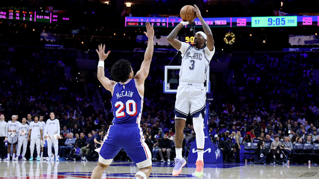 Kentavious Caldwell-Pope shoots a three in a game against the Philadelphia 76ers.